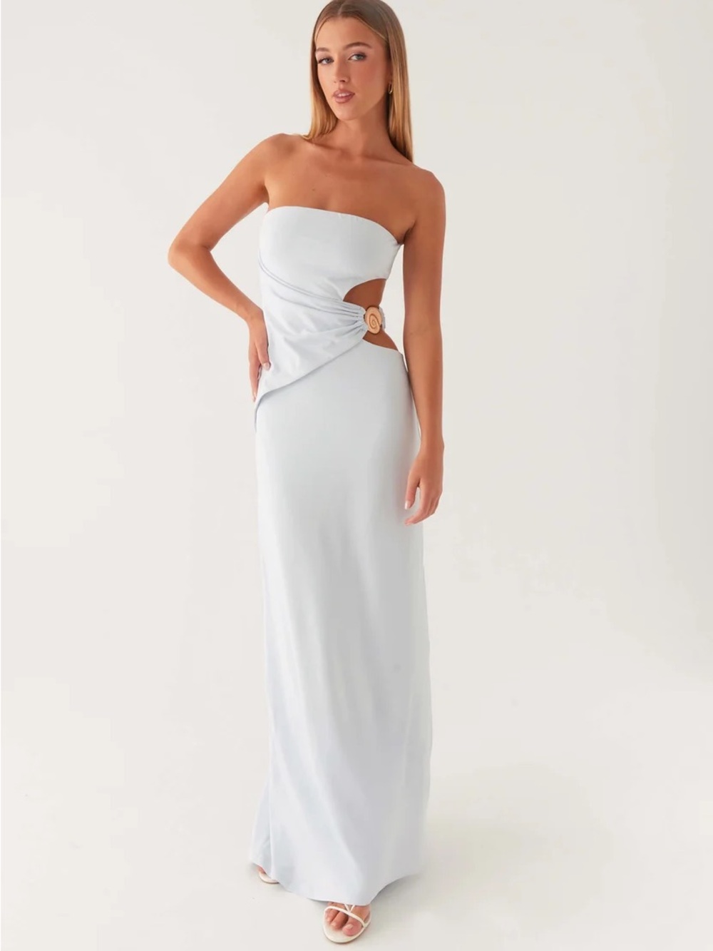 Peppermayo Anetta Maxi Dress
Strapless Maxi shell Dress